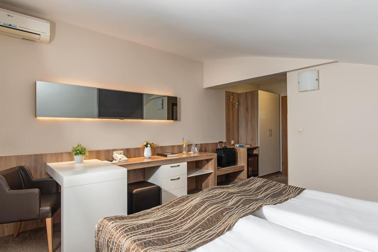 Jasmin Hotel Sofia Exteriör bild