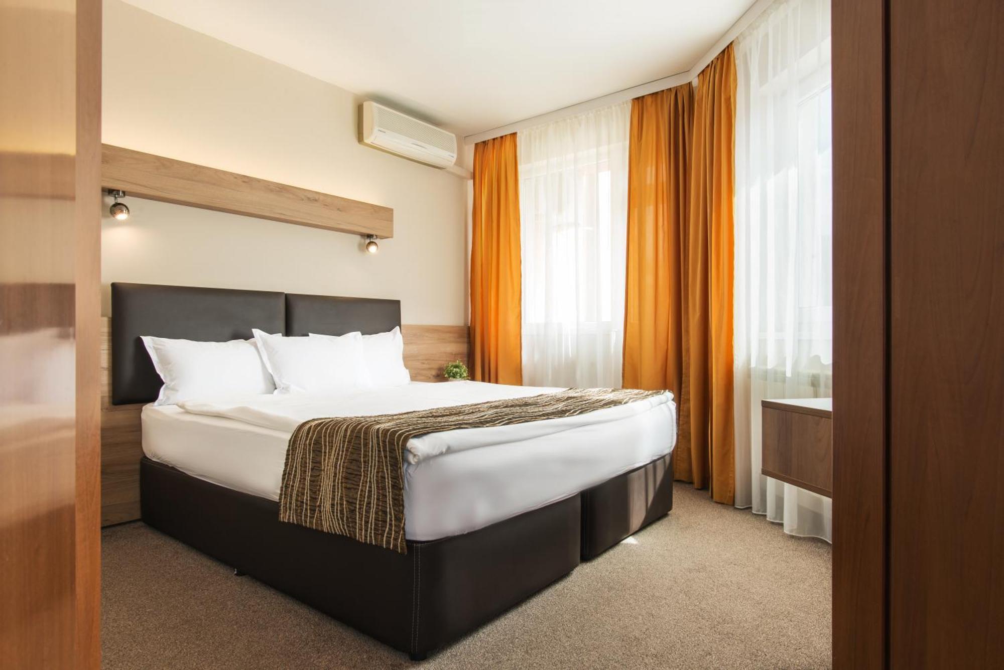 Jasmin Hotel Sofia Exteriör bild